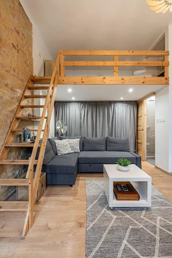 Wanderlust Hideaway Apartment contacts